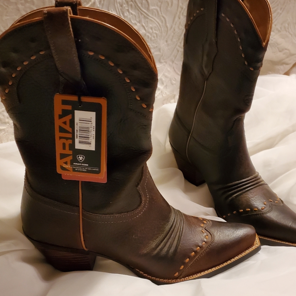 Ariat Rowdy Brown Oiled 9/B Boots